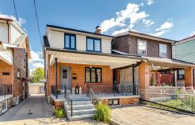 Дом в городе на улице Дафферин, Торонто, Онтарио,  Канада за C$1 267 000