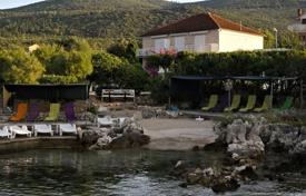 Меблированный дом с бассейном на первой линии у моря, Корчула, Хорватия за 1 200 000 €