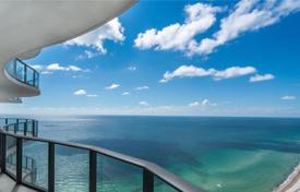 Элитный трёхуровневый пентхаус с видом на океан и бассейном в резиденции на первой линии от пляжа, Санни Айлс Бич, Флорида, США за 20 681 000 €
