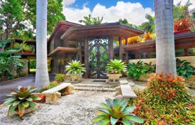 Просторная вилла с садом, задним двором, бассейном, зоной отдыха и террасой, Майами, США за $3 997 000