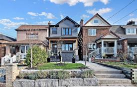 Дом в городе в Йорке, Торонто, Онтарио,  Канада за C$1 694 000
