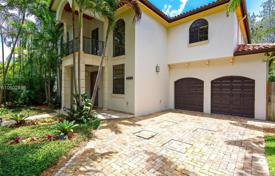 Комфортабельная вилла с бассейном, гаражом и террасой, Майами, США за $1 698 000