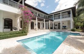 Просторная вилла с бассейном, гаражом и террасой, Корал Гейблс, США за $5 850 000