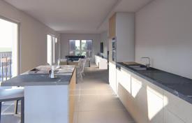 Новые двухкомнатные апартаменты с балконом, на первой линии у моря, Стари-Град, Хорватия за 306 000 €