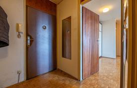 Продажа, Загреб, Дубрава, 1-комнатная квартира, лифт, лоджия за 196 000 €