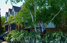 Дом в городе в Скарборо, Торонто, Онтарио,  Канада за C$1 918 000