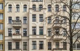 Двухкомнатная квартира под аренду в отремонтированном историческом здании, в центре района Шарлоттенбург, Берлин, Германия за 445 000 €