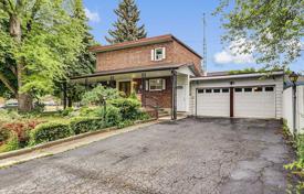 Дом в городе в Скарборо, Торонто, Онтарио,  Канада за C$1 148 000