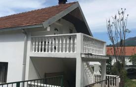 Трёхэтажный дом с садом в Дреновике, Херцег-Нови, Черногория за 159 000 €