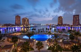 Комплекс меблированных таунхаусов на берегу моря с отелем и бассейнами, Доха, Катар за От $1 519 000