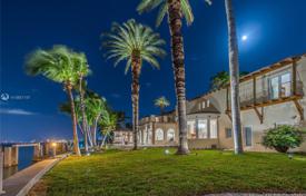 Просторная вилла с бассейном, террасами и видом на залив, Майами-Бич, США за $15 750 000