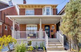 Дом в городе на улице Дафферин, Торонто, Онтарио,  Канада за C$1 370 000