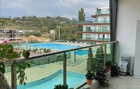 Меблированная трехкомнатная квартира в резиденции с бассейном, в 800 метрах от моря, Кестель, Турция за $169 000