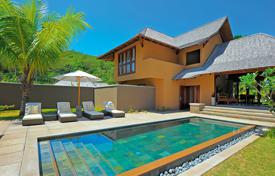 Классическая вилла с бассейном в резиденции с двумя пляжами, бассейнами и спа-центром, Порт-Лоне, Сейшельские острова за $12 200 в неделю