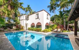 Красивая вилла с участком, бассейном, гаражом и террасой, Майами-Бич, США за $2 199 000