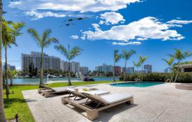 Просторная вилла с задним двором, бассейном, зоной отдыха и парковкой, Майами-Бич, США за $5 650 000