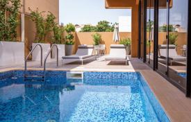Современная вилла с бассейном и террасой на крыше в комплексе Emaar by MV, Дубай, ОАЭ за $2 498 000