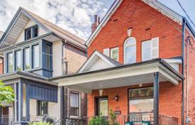 Дом в городе в Олд Торонто, Торонто, Онтарио,  Канада за C$1 734 000