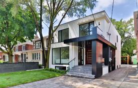 Дом в городе в Олд Торонто, Торонто, Онтарио,  Канада за C$2 191 000