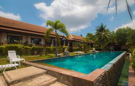 Просторный таунхаус в охраняемой резиденции с полным обслуживанием и бассейном, Бо Пхут, Самуи, Таиланд за $144 000