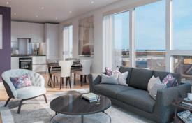 Новые апартаменты с террасами в высотной резиденции с садами и парковкой, Хаунслоу, Великобритания за £386 000