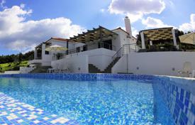 Двухэтажная вилла с бассейном и панорамными видами в Каливесе, Крит, Греция за 485 000 €