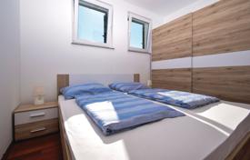 Квартира в Рогознице (Шибенско-Книнская жупания), Шибенско-Книнская жупания, Хорватия за 190 000 €