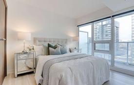 Квартира на Батерст-стрит, Торонто, Онтарио,  Канада за C$721 000