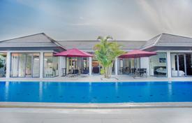 Стильная вилла с бассейном и гаражом в Раваи, Муанг Пхукет, Пхукет, Таиланд за $728 000