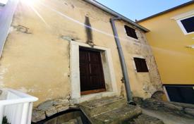 Дом в городе в Омишале, Приморско-Горанская жупания, Хорватия за 105 000 €
