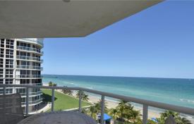 Светлая квартира с видом на океан в резиденции на первой линии от пляжа, Холливуд, Флорида, США за $1 101 000