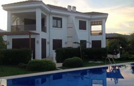 Вилла в небольшой резиденции с бассейном, в 200 метрах от моря, Кемер, Турция за $2 830 в неделю