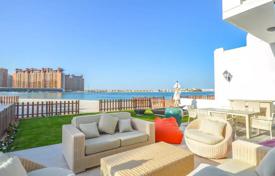 Эксклюзивная вилла с бассейном и прямым выходом к пляжу, Дубай, ОАЭ за $2 850 000