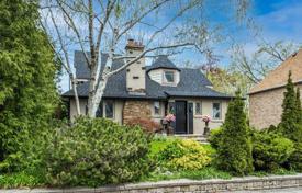 Дом в городе в Этобико, Торонто, Онтарио,  Канада за C$2 001 000