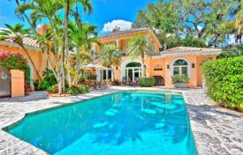 Роскошная вилла с бассейном, садом, патио и террасой, Майами, США за 1 990 000 €