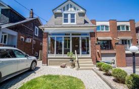 Дом в городе на Хиллсдейл-авеню Запад, Торонто, Онтарио,  Канада за C$2 308 000