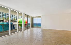 Светлые апартаменты с видом на океан в резиденции на первой линии от пляжа, Халландейл Бич, Флорида, США за 666 000 €