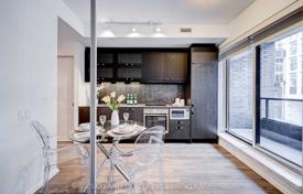 Квартира на Батерст-стрит, Торонто, Онтарио,  Канада за C$636 000