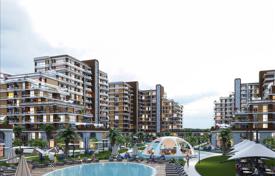 Охраняемая резиденция с бассейнами и зелеными зонами рядом с автомагистралью, Стамбул, Турция за От $220 000