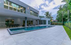 Современная вилла с участком, бассейном и террасой, Майами, США за $2 999 000