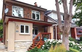 Дом в городе на Хиллсдейл-авеню Запад, Торонто, Онтарио,  Канада за C$1 959 000