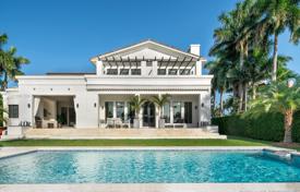 Великолепная семейная вилла с частным садом, бассейном, террасой и видом на залив, Голден Бич, США за $7 900 000