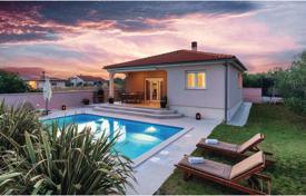 Современный дом с бассейном и гаражом, Пула, Хорватия за 435 000 €
