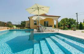 Меблированный дом с бассейном и парковкой, Раша, Хорватия за 275 000 €
