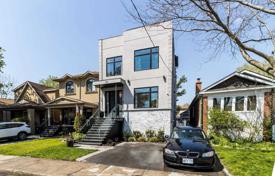Дом в городе в Этобико, Торонто, Онтарио,  Канада за C$2 167 000