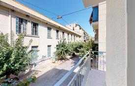 Отремонтированные апартаменты с балконом, Афины, Греция. Цена по запросу