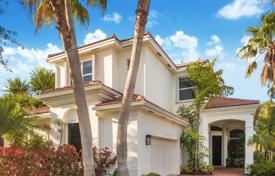 Современная вилла с садом, бассейном, гаражом и террасой, Майами, США за $1 448 000