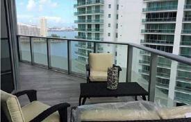 Новая меблированная квартира с видом на океан, в резиденции с бассейном и парковкой, в 100 метрах от пляжа, Даунтаун, Майами, Флорида, США за 633 000 €