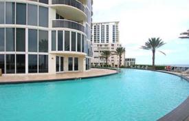 Светлые апартаменты с видом на океан в резиденции на первой линии от пляжа, Север Майами Бич, Флорида, США за $1 000 000