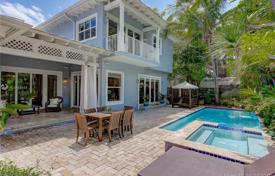Тропическая вилла с участком, бассейном и террасой, Майами, США за $1 895 000